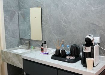 استديو هادئ بسرير ماستر