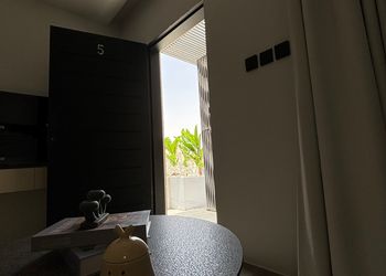 استديو بسرير ماستر 