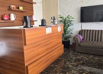 استديو بأثاث مريح وبسيط 