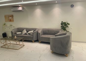 شاليه بمسطح اخضر وجلسة خارجية