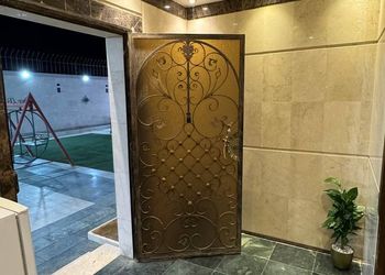 استراحة بمسبح خارجي وجلسة خارجية