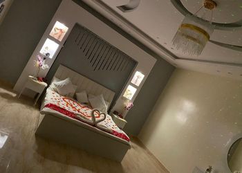 شاليه بألعاب مائية وجلسة خارجية