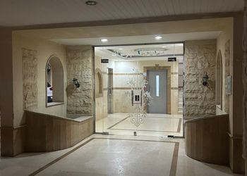 استديو بأثاث مريح وبسيط 