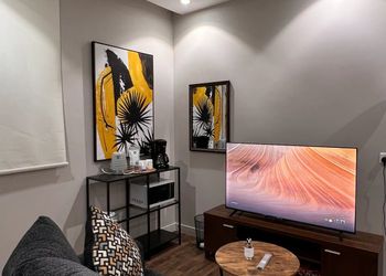 استديو هادئ بدخول ذاتي 