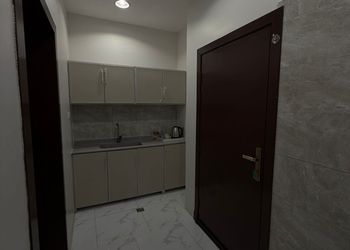 شقة بغرفة معيشة وغرفة نوم 