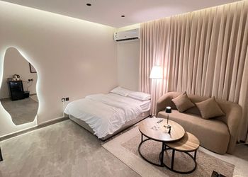 استديو بدخول ذاتي وسرير ماستر