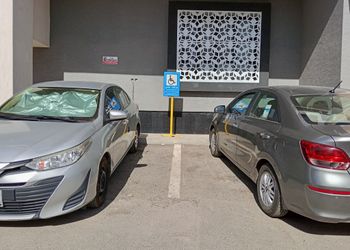 استديو بأثاث مريح وبسيط 