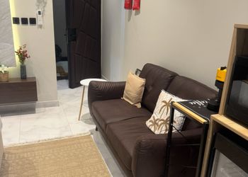 استديو هادئ بدخول ذاتي 