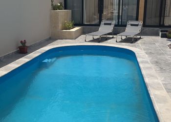 شالية انيق بمسبح وجلسة خارجية 