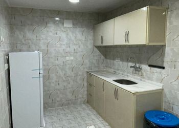 شاليه بصالة مطلة على المسبح 