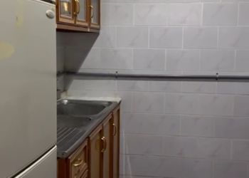 شالية بمجلس مطل على الفناء الخارجي 