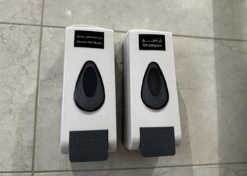 استديو بأثاث مريح وبسيط 