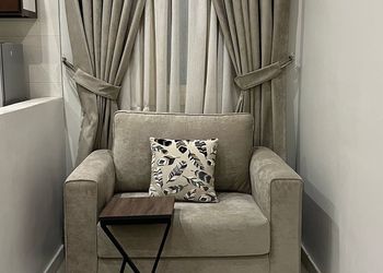 استديو بسرير ماستر وأثاث مريح 