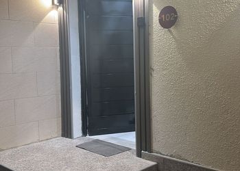 استديو هادئ بسرير ماستر 
