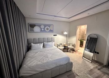 استديو بسرير ماستر