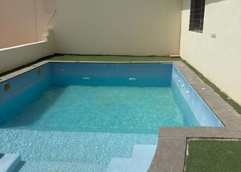 استراحة بمسبح خارجي 