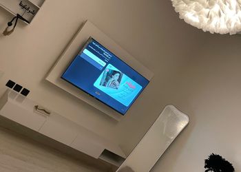 شقة بغرفة معيشة وغرفتين نوم 