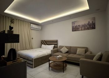 استديو هادئ بسرير ماستر 