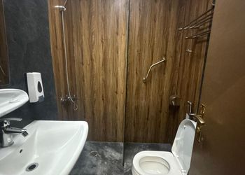 استديو بسرير ماستر وجلسة جانبية 