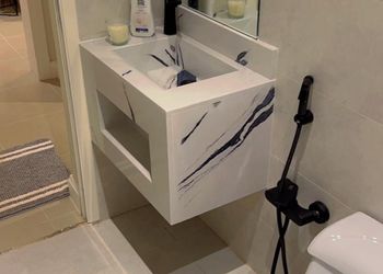 شقة بغرفة جلوس وغرفتين نوم 