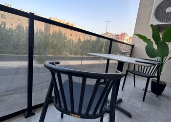 شقة بثلاث غرف نوم وصالة