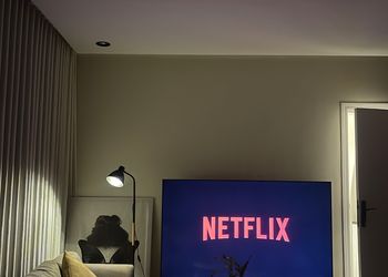 استديو هادئ بسرير ماستر