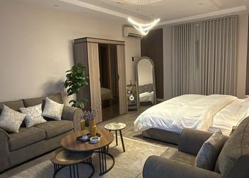 استديو بتصميم مودرن دخول ذاتي 