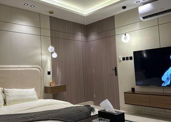 استديو هادئ بدخول ذاتي 