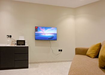 شقة بغرفة معيشة وغرفة نوم 