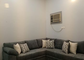 استراحة بمسطح اخضر وجلسة خارجية