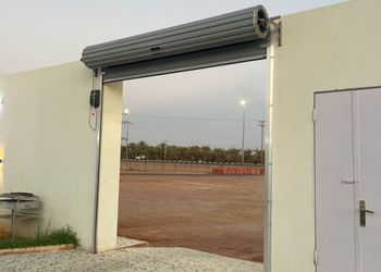 شقة بغرفة معيشة وغرفتين نوم 