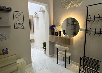 استديو بسرير ماستر وجلسة جانبية 