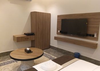 استديو بسرير ماستر وجلسة جانبية 