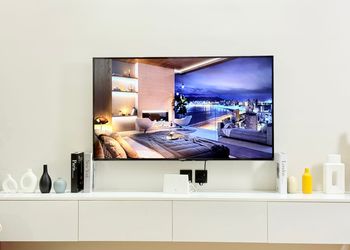 شقة بصالة أنيقة ودخول ذاتي
