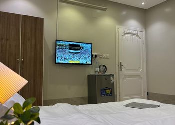 استديو بسرير ماستر 