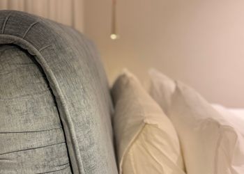 شقة بغرفة معيشة وغرفة نوم 