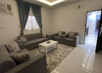 شقة بغرفة جلوس وغرفتين نوم 