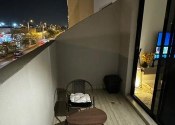 استديو بسرير ماستر وجلسة جانبية