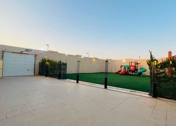 استراحة بمسطح اخضر