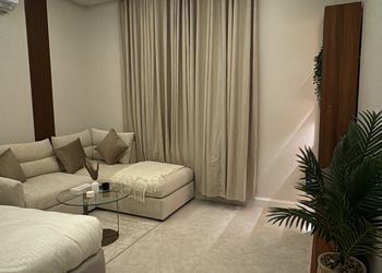 استديو بسرير ماستر وجلسة جانبية