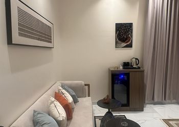استديو هادي وانيق