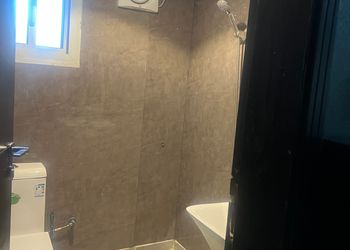استديو بأثاث مريح وبسيط 
