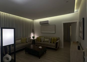 شقة بصالة أنيقة ودخول ذاتي