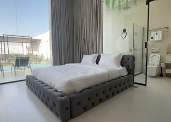 شاليه انيق بجلسه خارجيه ومسبح 