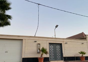 شالية بمجلس مطل على المسبح 