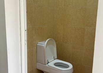 استراحة بمسطح اخضر ومجالس