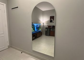 استديو بسرير ماستر وجلسة جانبية 