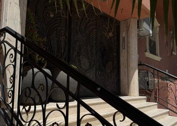 استديو بسرير ماستر وجلسة جانبية 