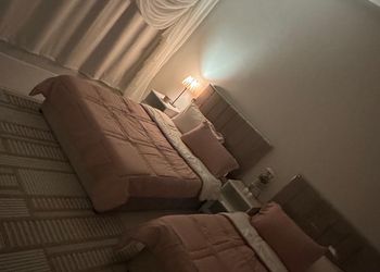 شقة بغرفتين نوم وصالة