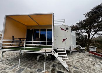 كرفان بغرفة نوم وأجواء ممتعة